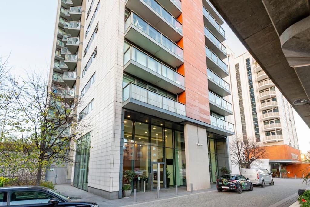 London Skylineviews 2 Bed 2 Bath Flat Near Canary Wharf, O2 & Excel Kültér fotó