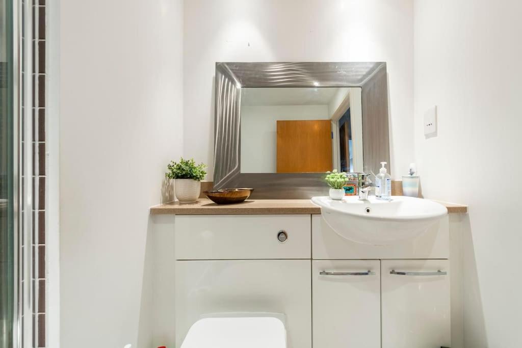 London Skylineviews 2 Bed 2 Bath Flat Near Canary Wharf, O2 & Excel Kültér fotó